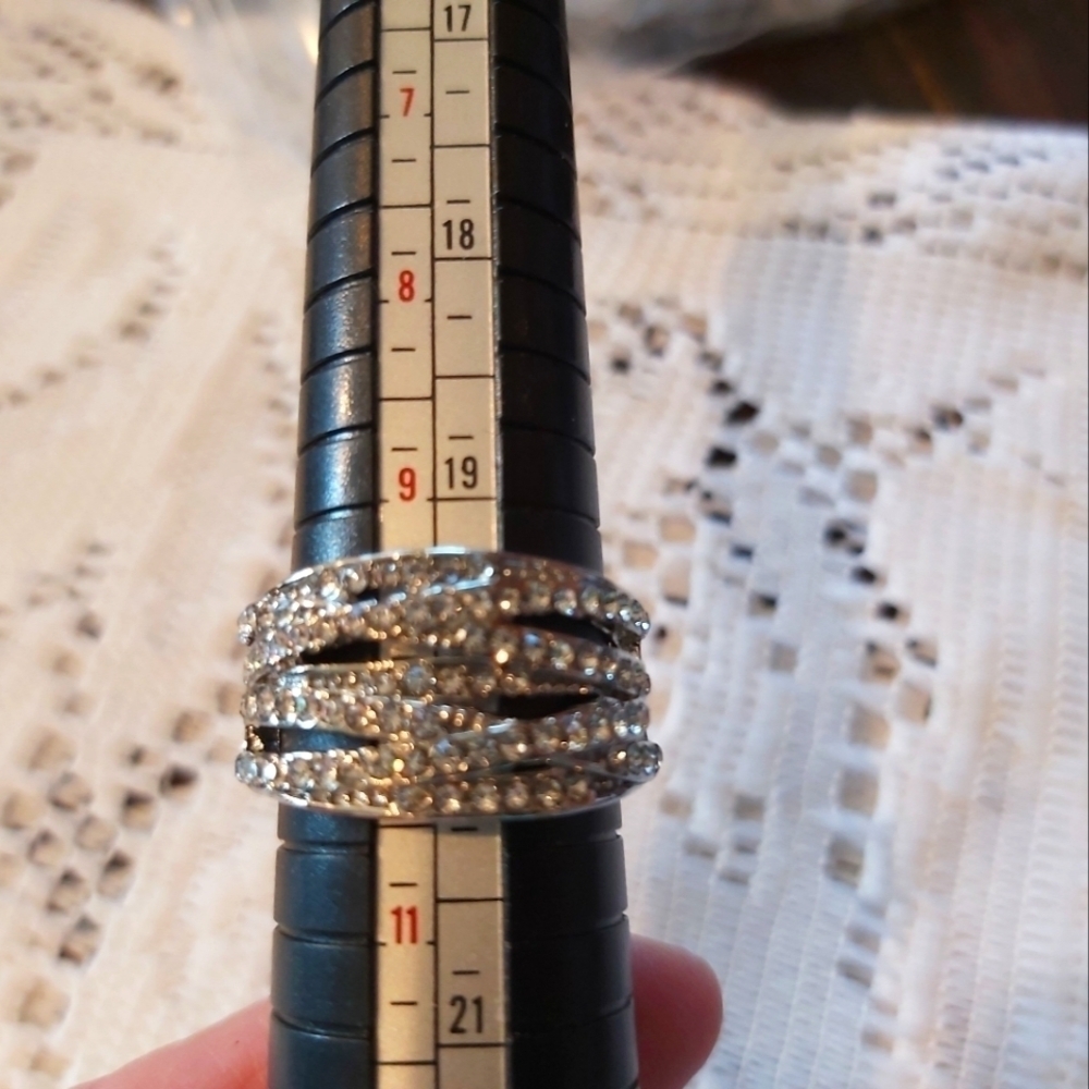 Silver tone ring